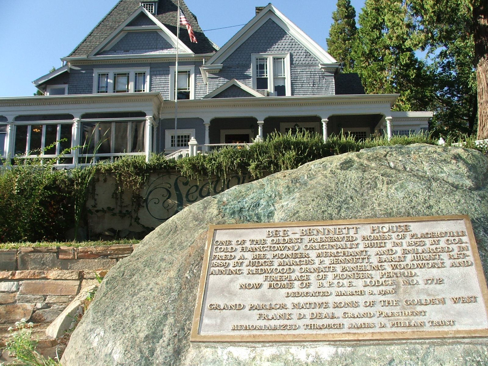 Sequoia Mansion - Bee Bennett House with historic plaque